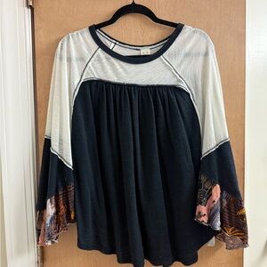 We The Free Friday Fever Tee Top White with Blue Trim Sz S